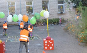11909