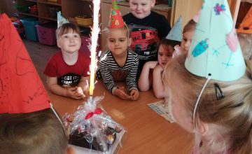 16693